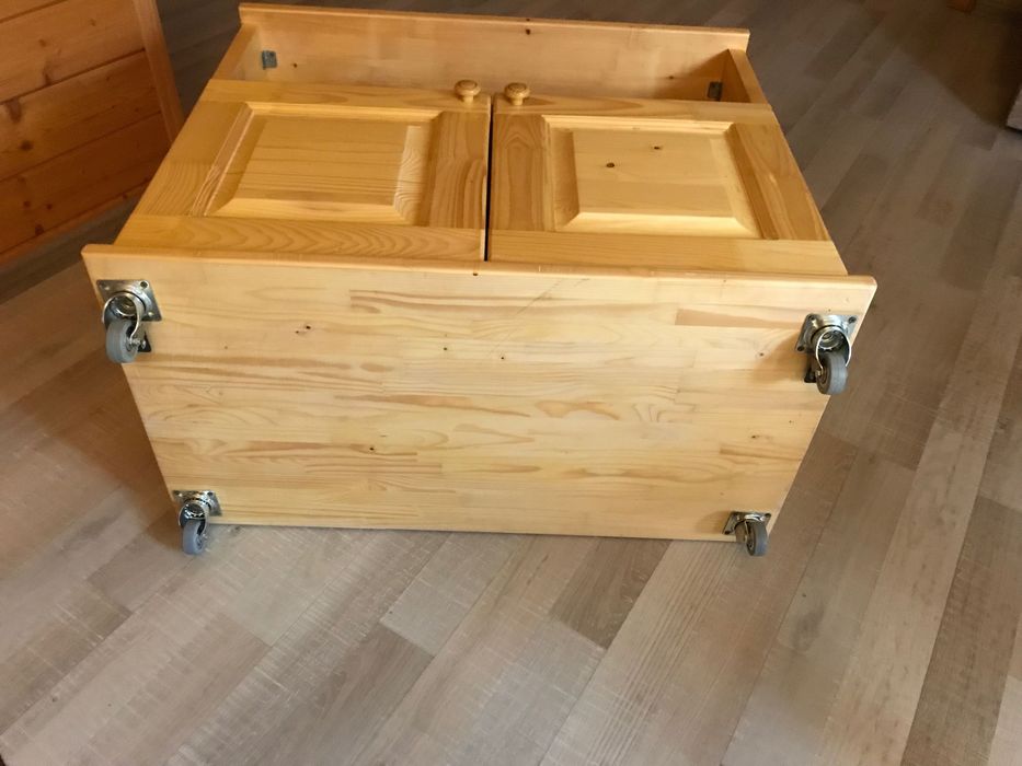 Комод з натурального дерева