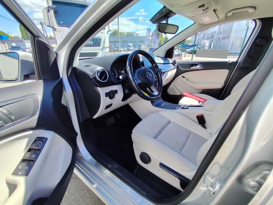 Mersedes B250e 2016 p 68т км рідного пробігу , запас хода 180 км