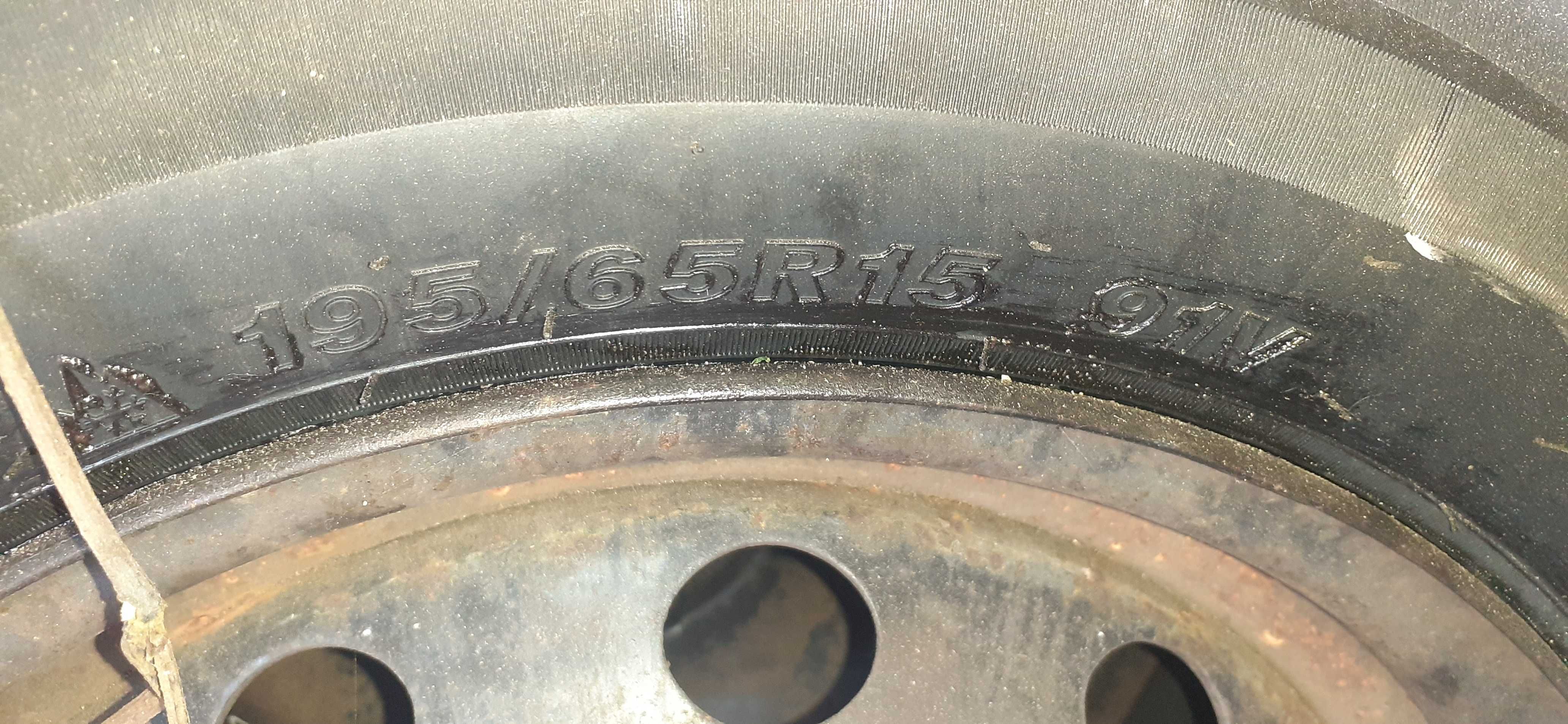 Dwa koła 4x98 z nowymi oponami 195/65R15