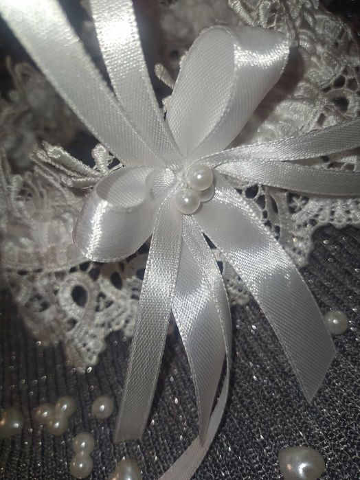 Весільна підв'язка нареченої на ніжку