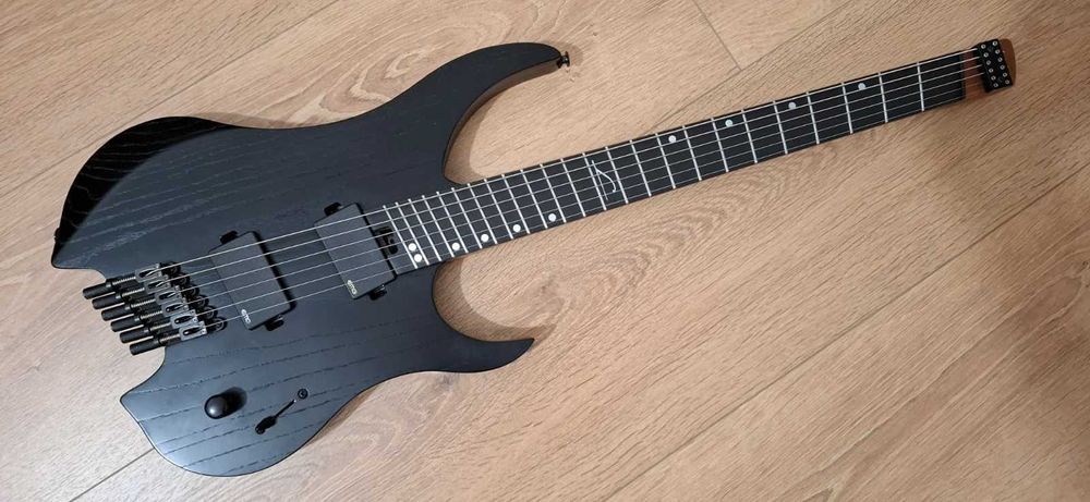 Guitarra Legator Ghost G6FP Multi-Scale Headless EMG 81 85