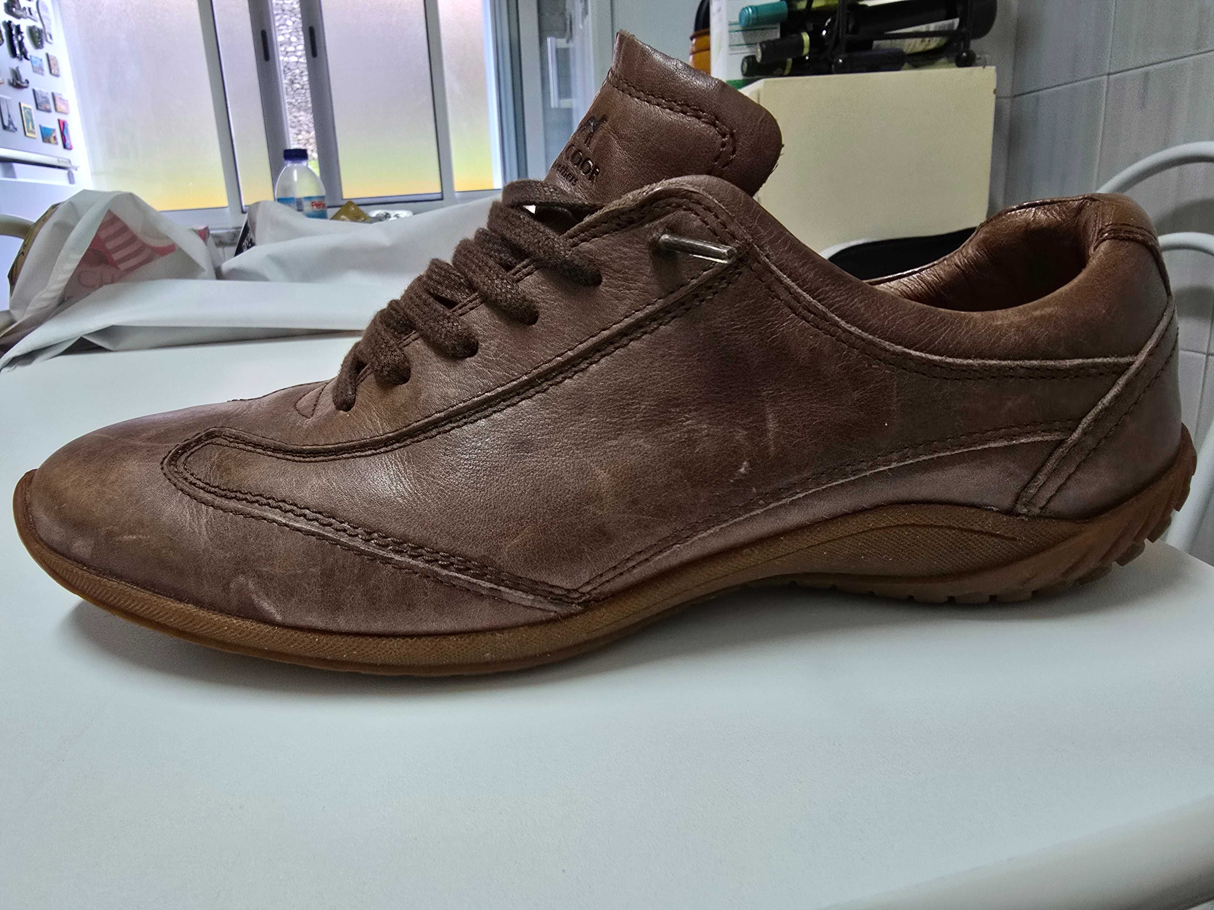 Sapatos Sacoor em Pele