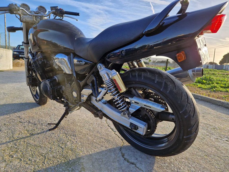 Suzuki GSX 750 F