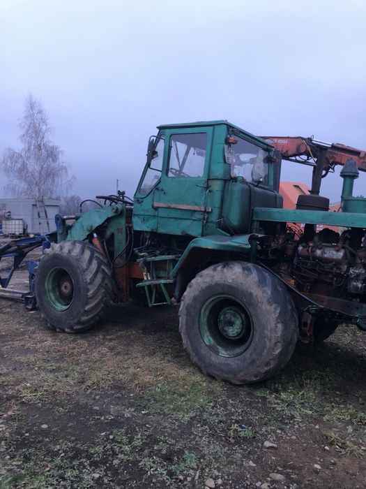 Фронтальний погрузчик Т156