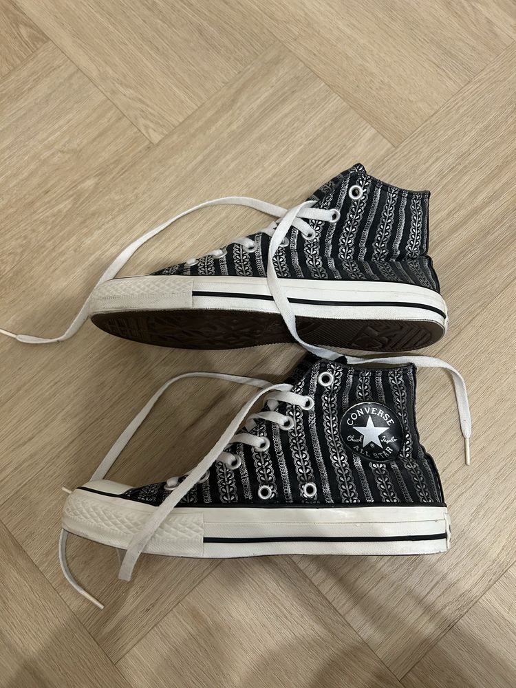 Trampki Converse czarne srebrny wzorek wysokie 37,5 (24 cm)