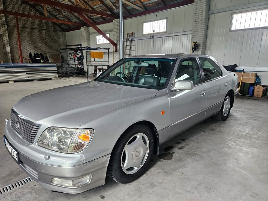 Lexus LS 400 benzyna