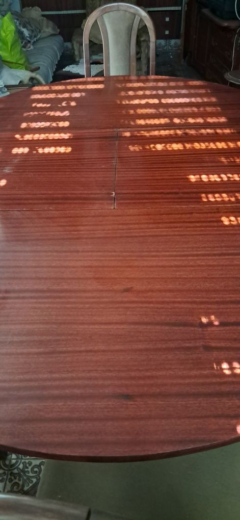 Mesa de sala com 6 cadeiras