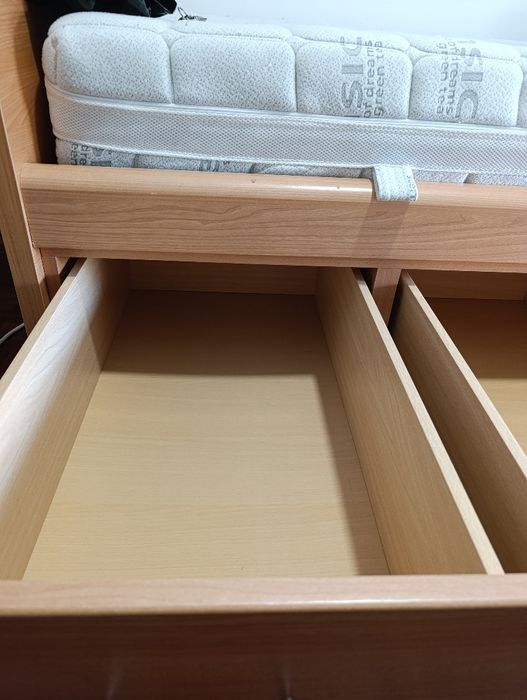 Cama solteiro c/arrumação