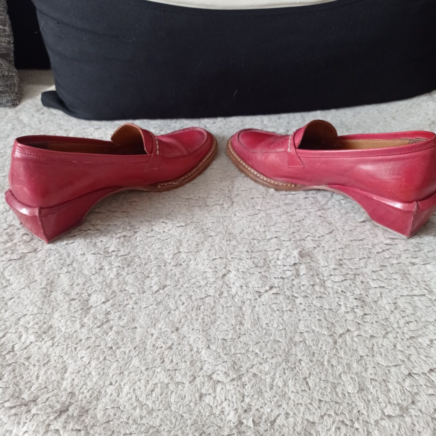 Czółenka, buty czerwone Vero Cuoio rozmiar 36