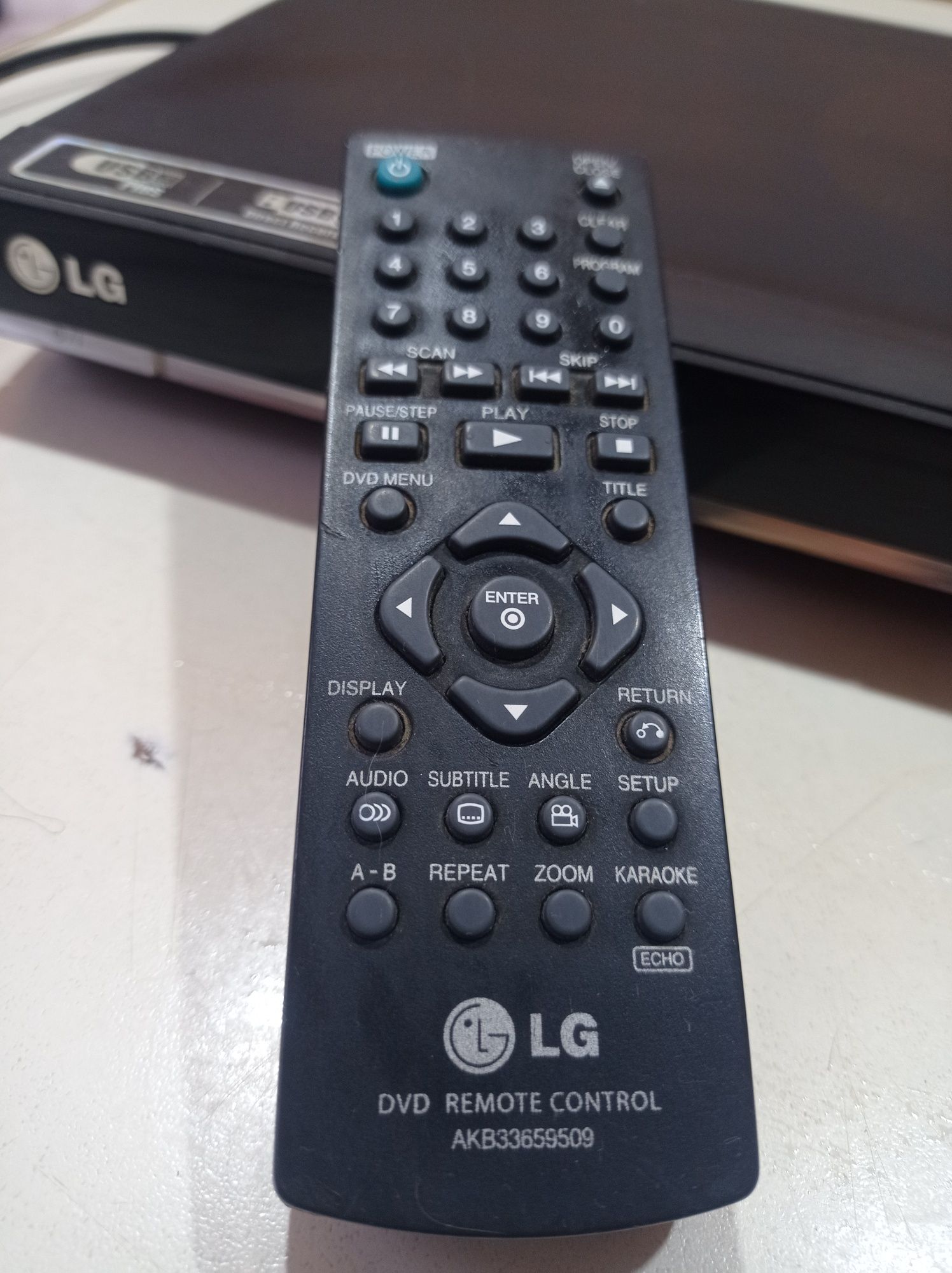 DVD програвач караоке LG