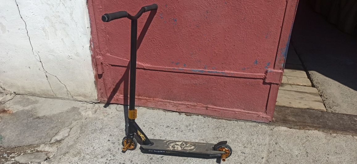 Самокат трюковий Best scooter