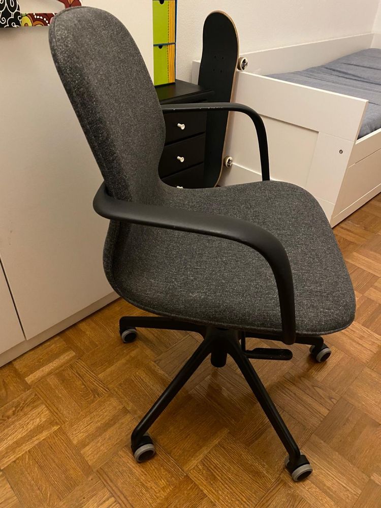 Cadeira com rodas Ikea