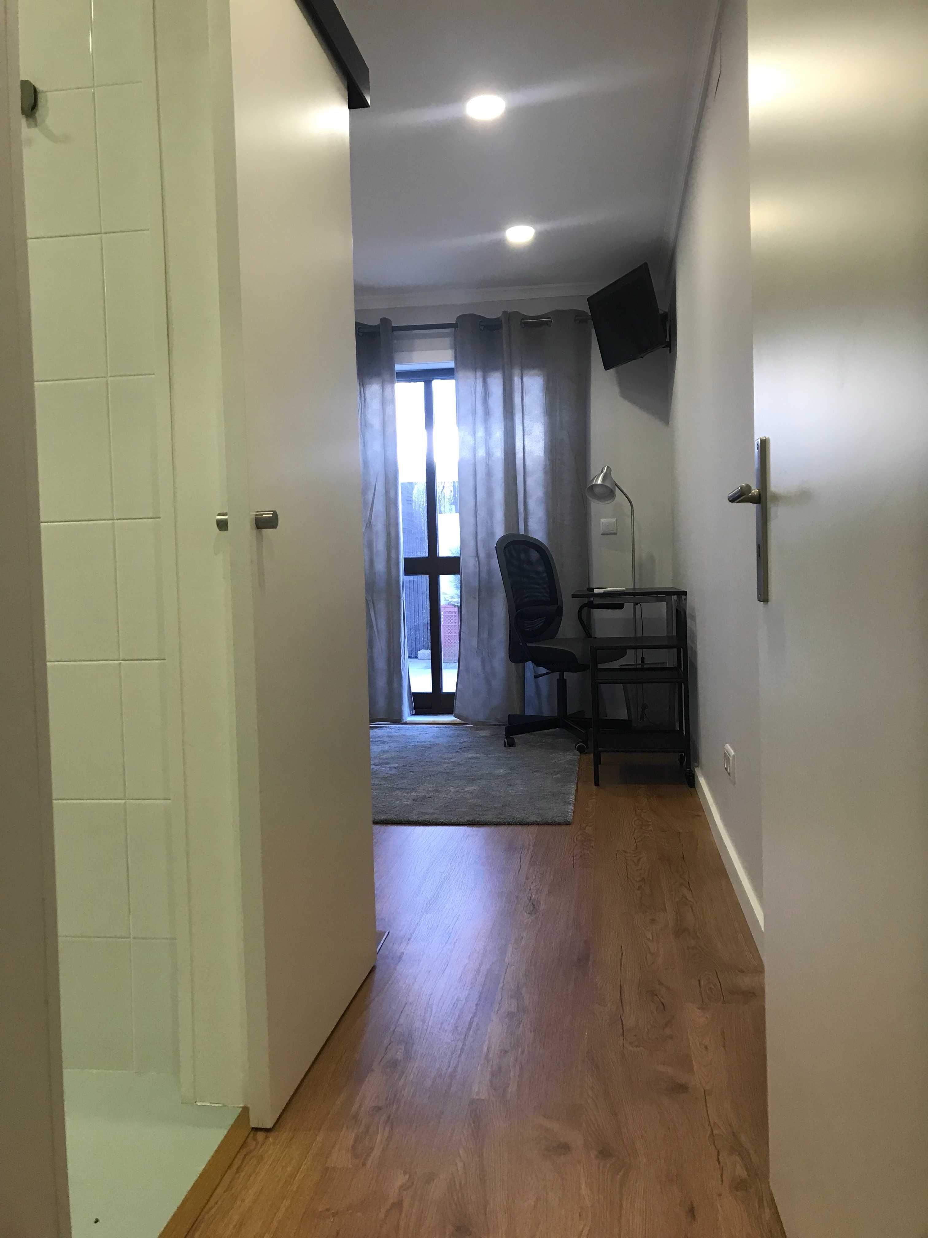 SUITE com WC privado - SÓ UNIVERSITÁRIOS
