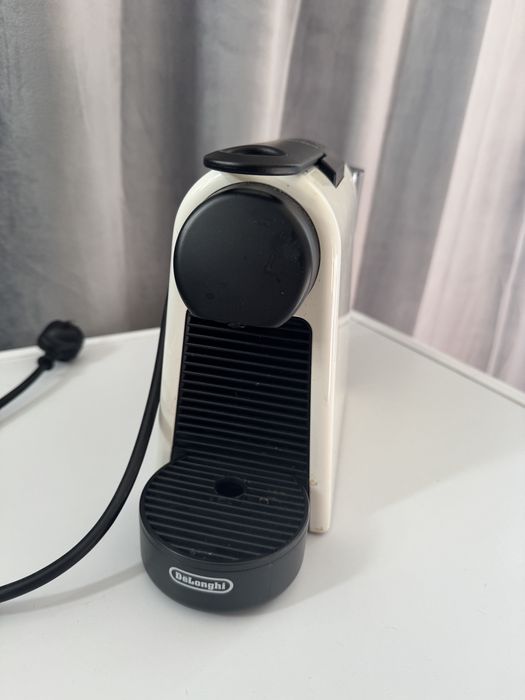 Maquina de cafe nespresso delonghi