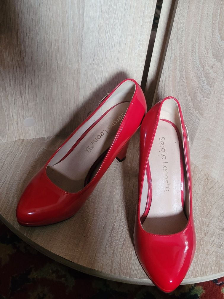 Buty czerwone czółenka lakierki nowe Sergio Leone