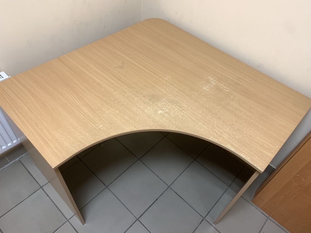 Стол офисный угловой
