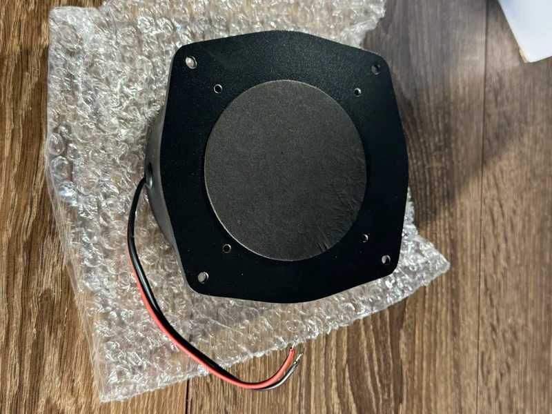 Body shaker 4Ω nowy