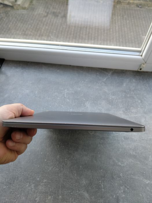 Ноутбук macbook pro 13 2017 i7  16/256  A1708