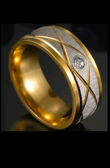 Damska obrączka z cyrkonią