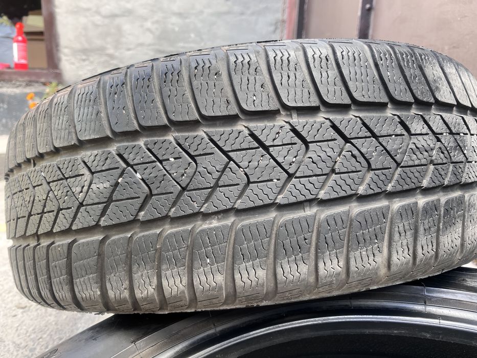 4 шини pirelli sottozero 3 Італія 215 50 R18 2018 рік 5.5-6мм