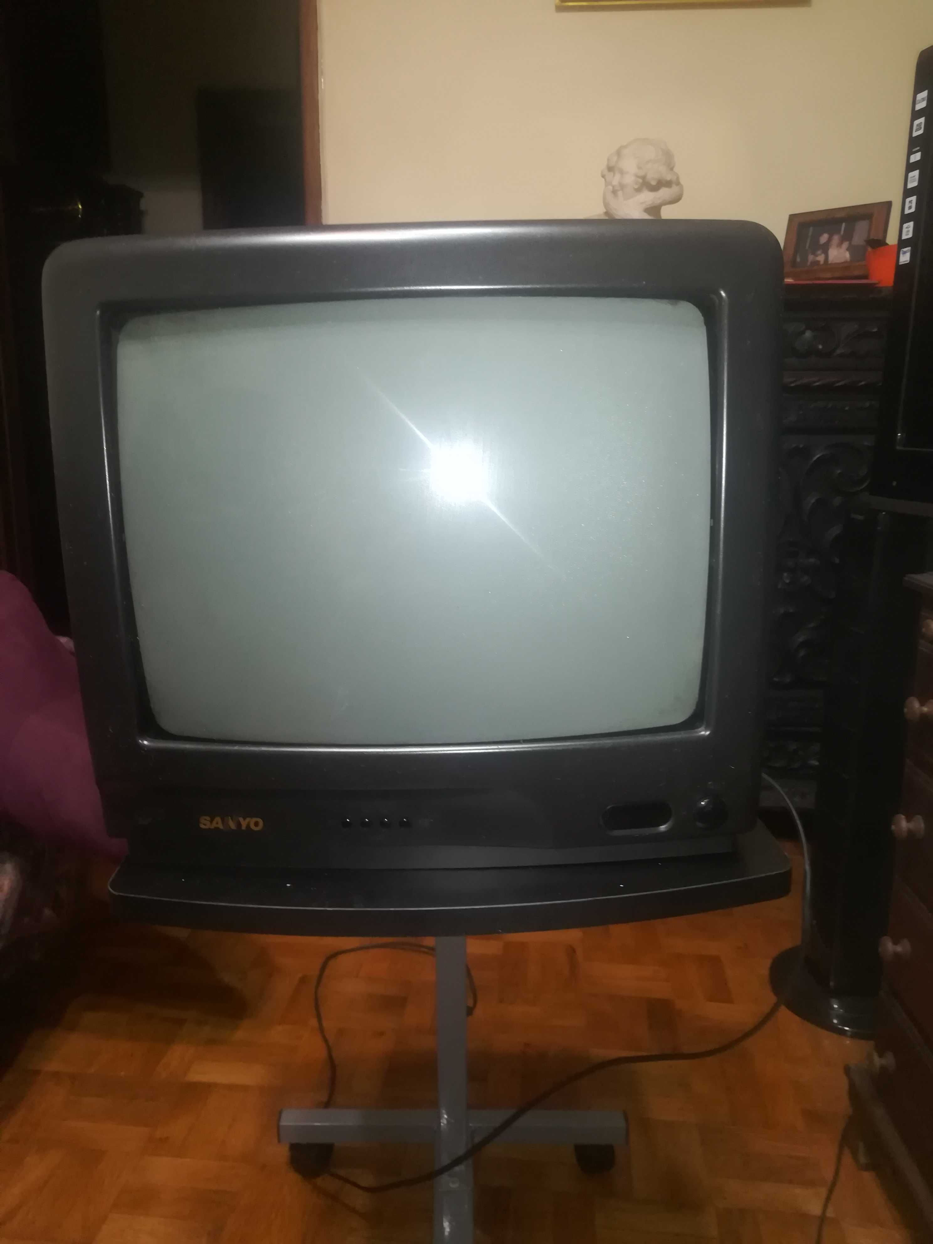 TV a cores, CRT SANYO 14" C/Comando