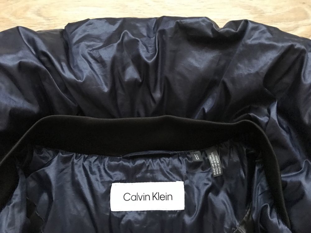 Жіноча куртка Calvin Klein , оригінал, розмір М