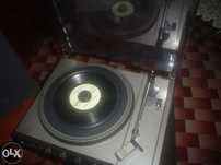 Vendo gira discos em bom estado