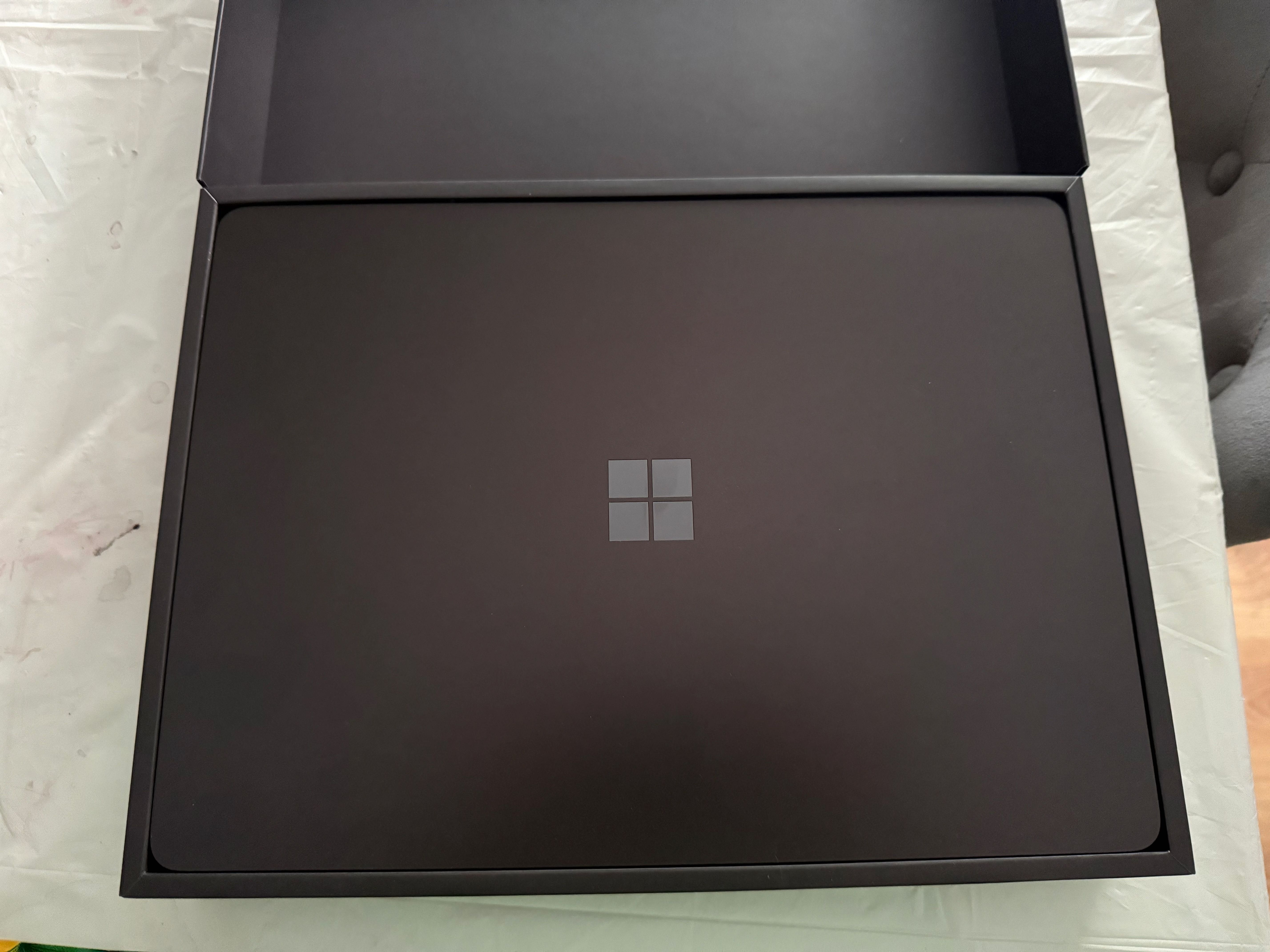 Portátil Microsoft Surface Laptop 13.8"  7th Edição Copilot+