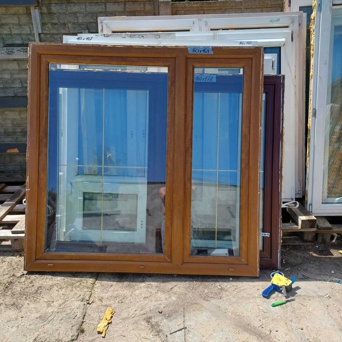 Okna używane i balkony, różne wymiary, wiele złoty dąb