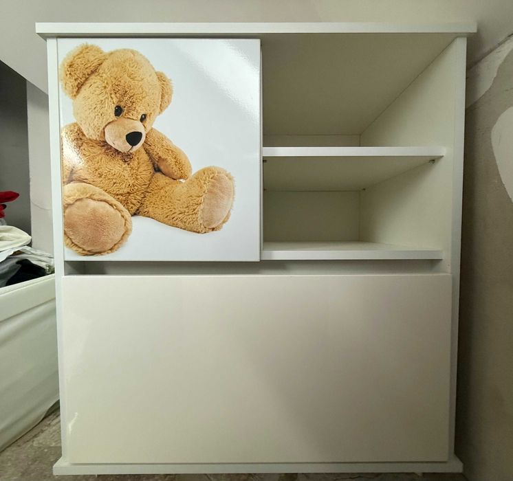 śliczna komoda do pokoju dziecięcego