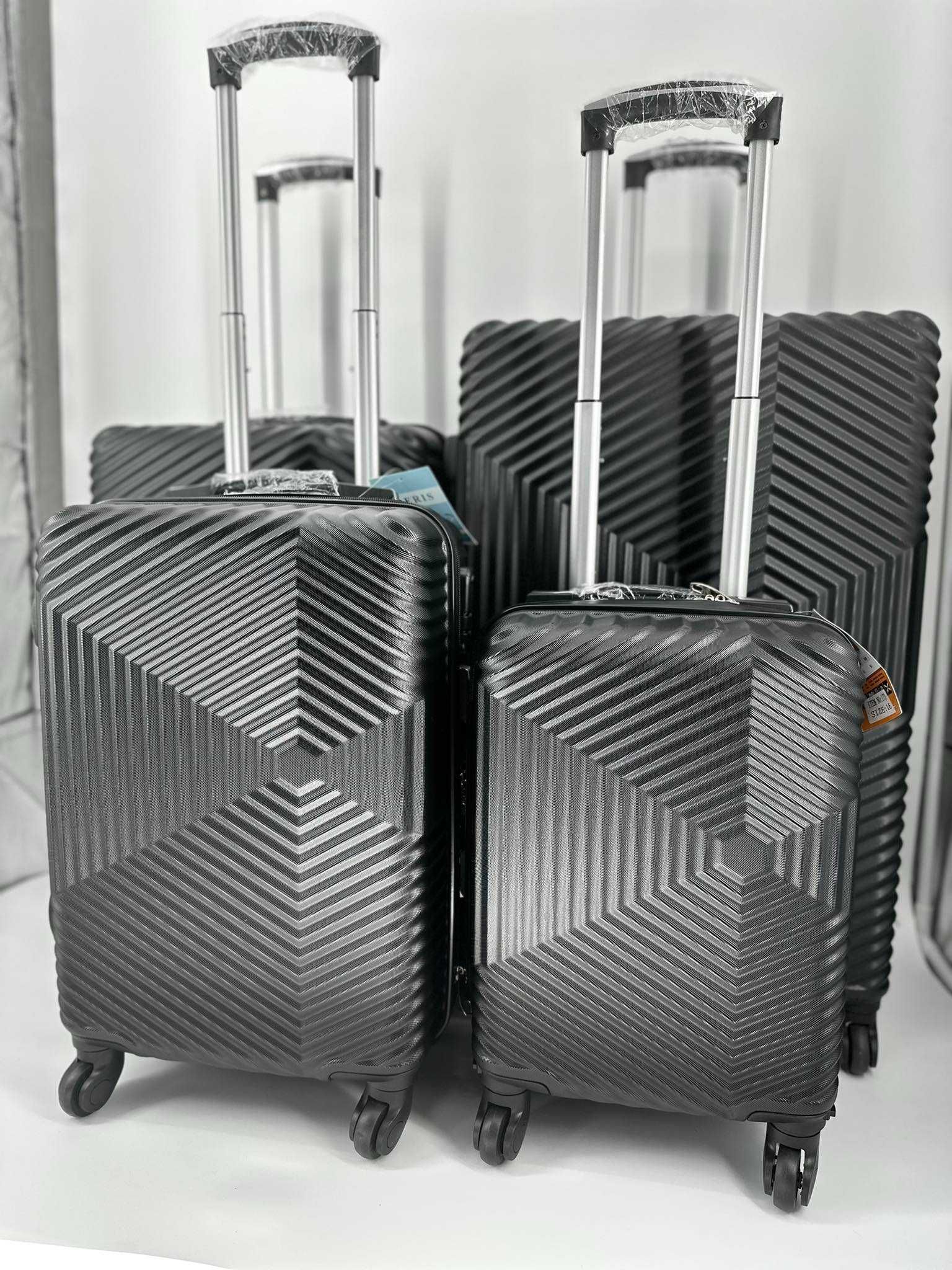 nowa walizka/ walizki 55x35x25/ pełna kolorystyka