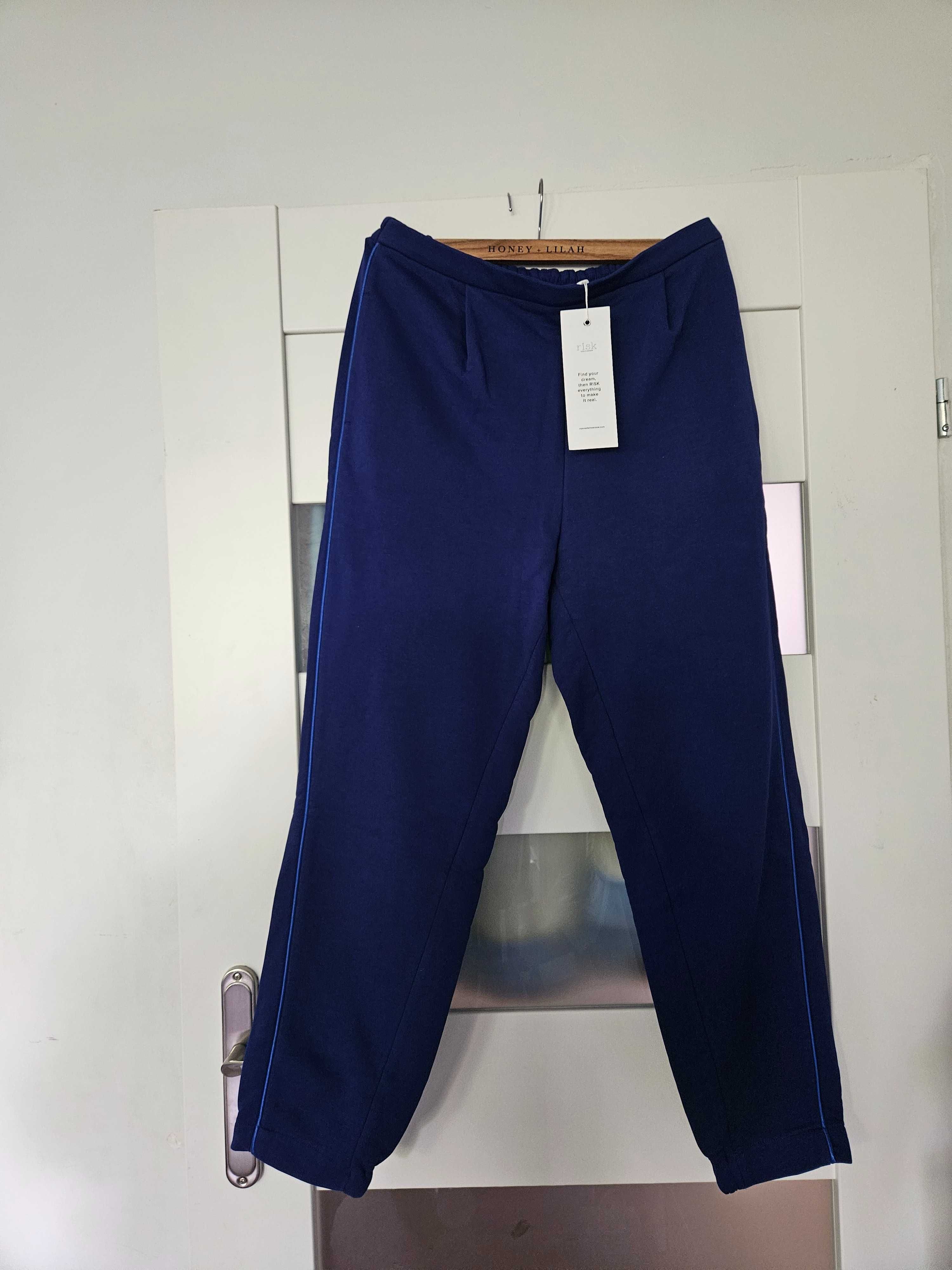 Nowe Spodnie dresowe Risk made in Warsaw After Hours r. L Art Blue