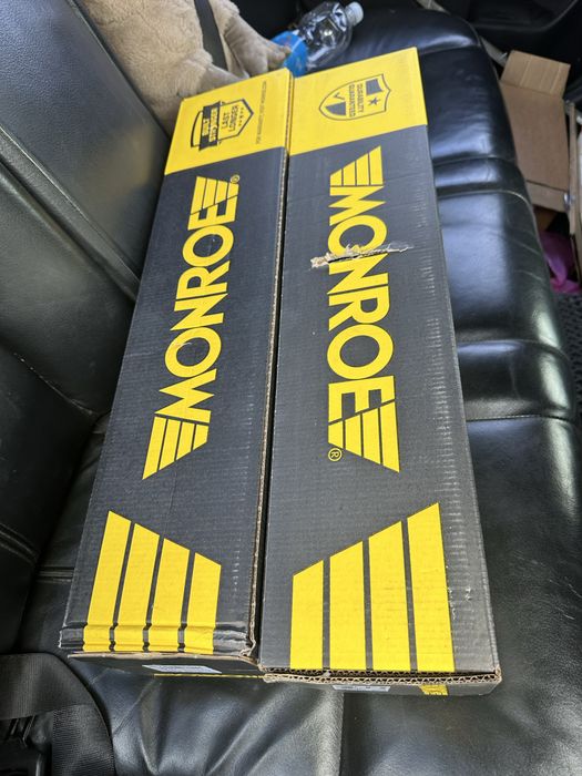 Задні амортизатори та опори BMW E39 седан