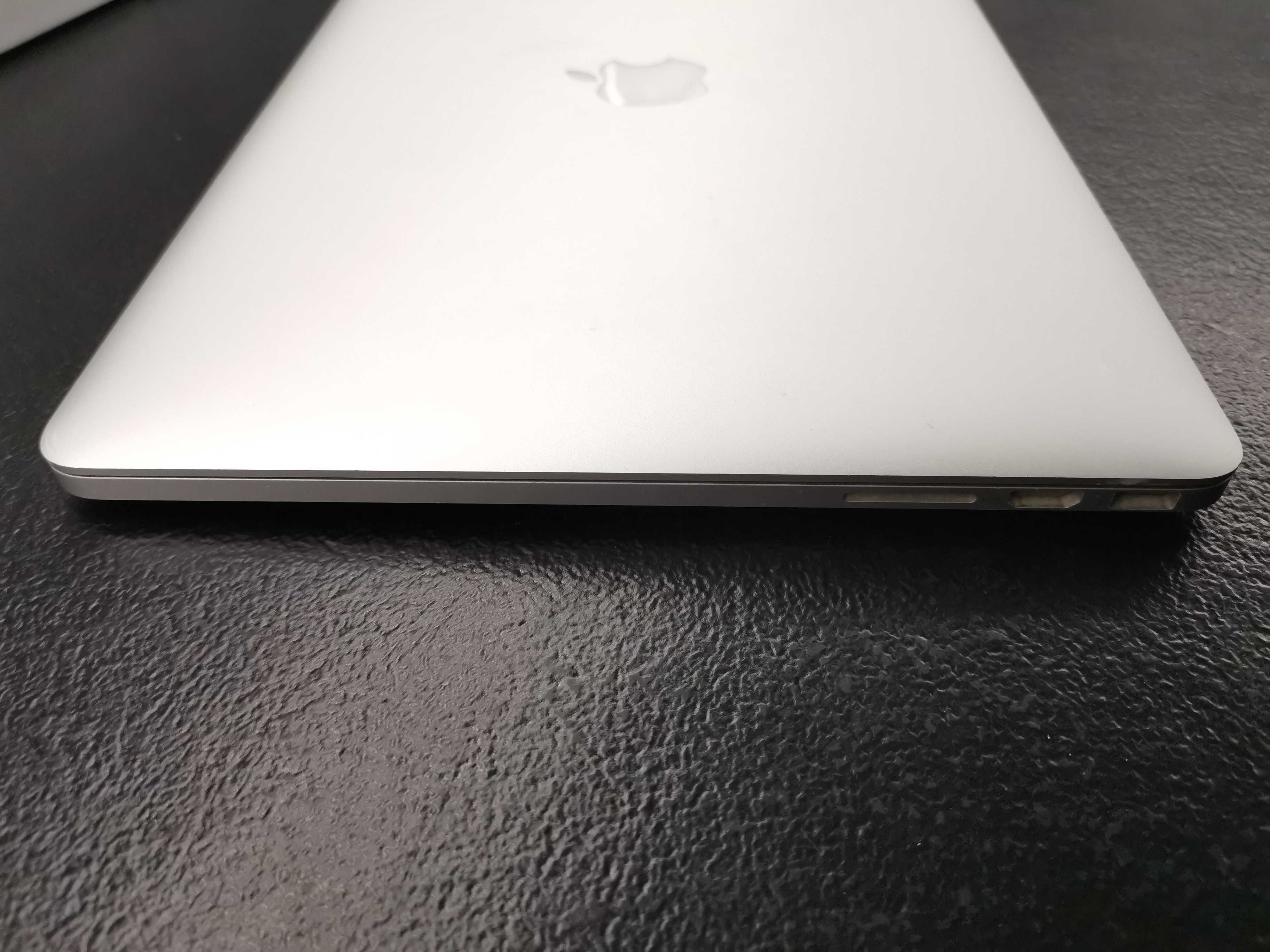 MacBook Pro 15 (Late 2013) core i7 CPU/8Gb RAM/256Gb SSD