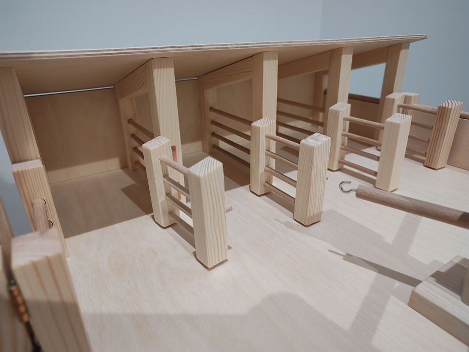 Stajnia dla koni schleich drewniana 8 boksów