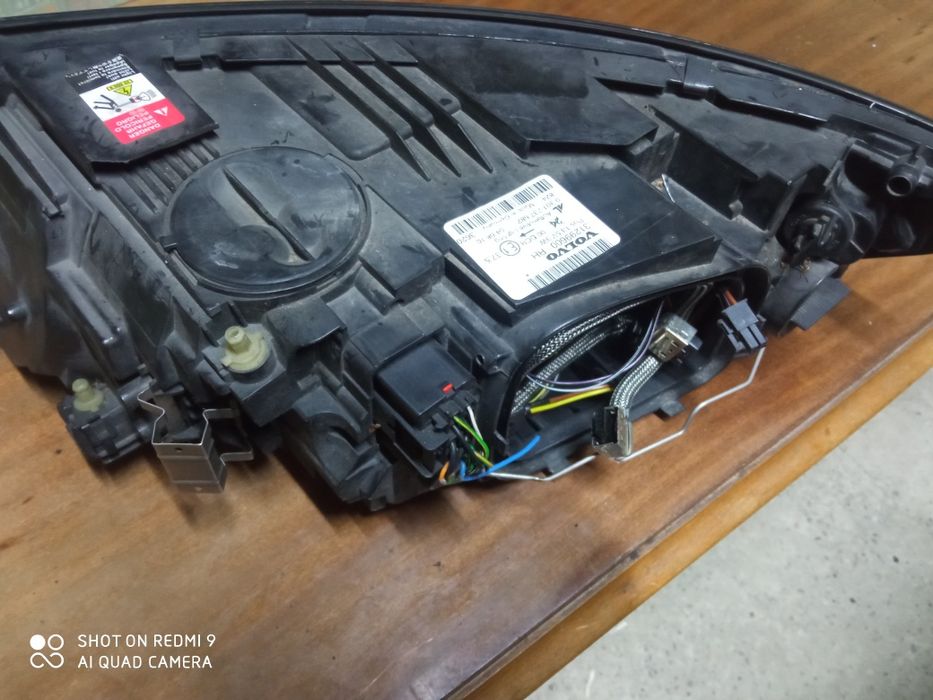 Передня фара ксенон і галоген Вольво в50 Volvo v50