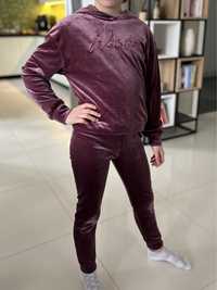 Dres spodnie bluza komplet dziewczęcy fioletowy welurowy rozmiar 134