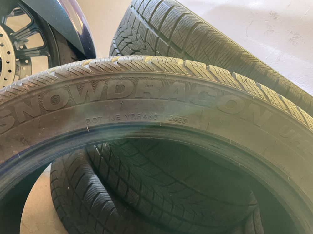 Opony zimowe 235/50R20, 265/45R20