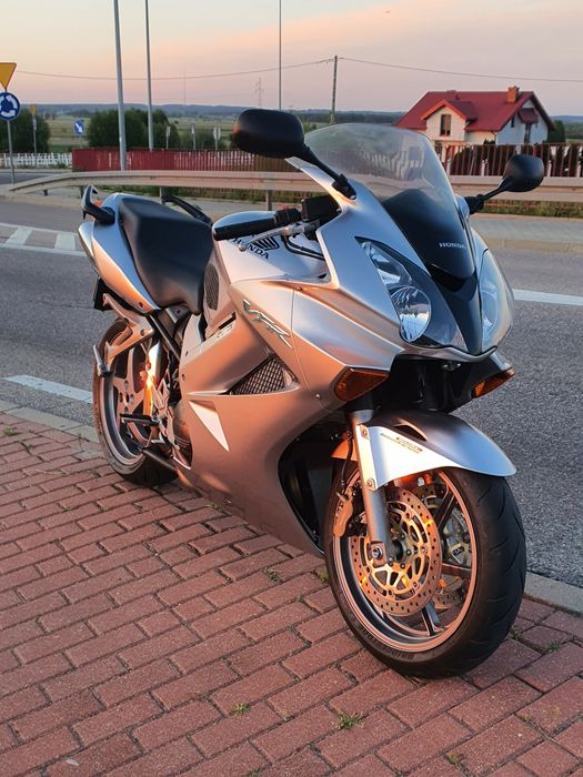 Motocykl Honda VFR 800