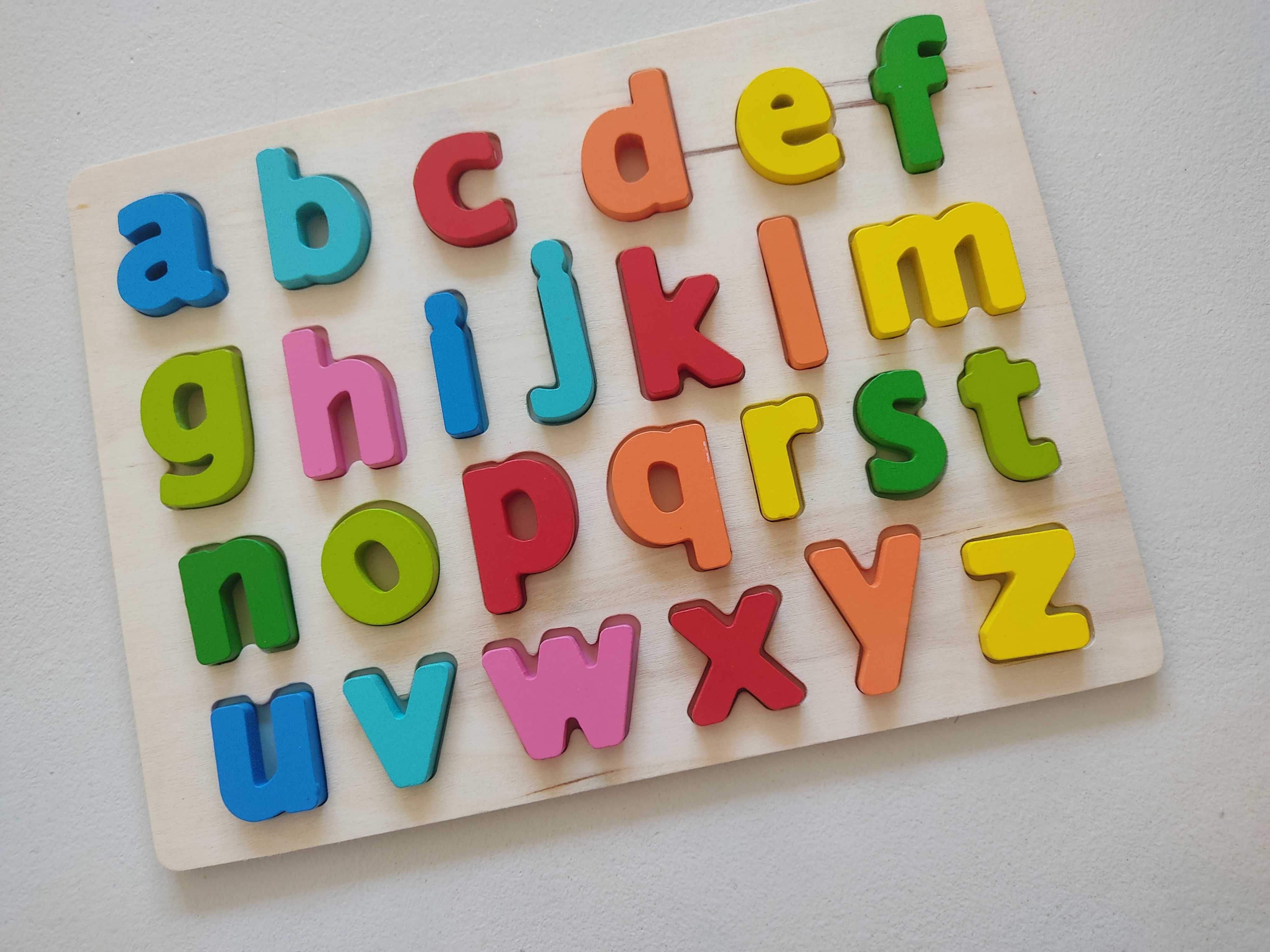 Puzzle edukacyjne. Alfabet