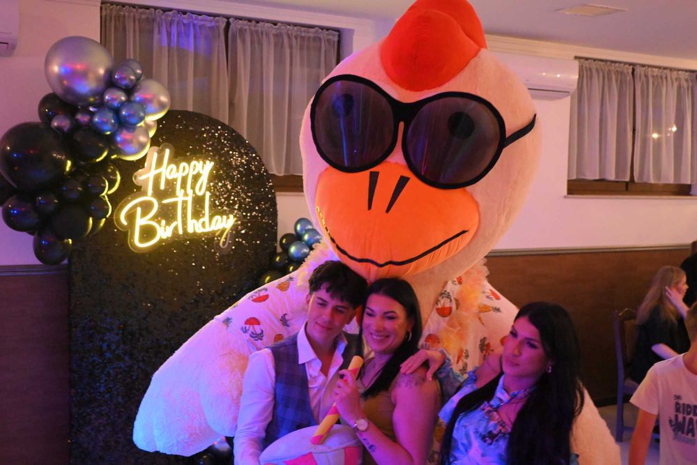 Wynajem maskotki XXL na 18-kę | Oryginalna niespodzianka | Gdynia