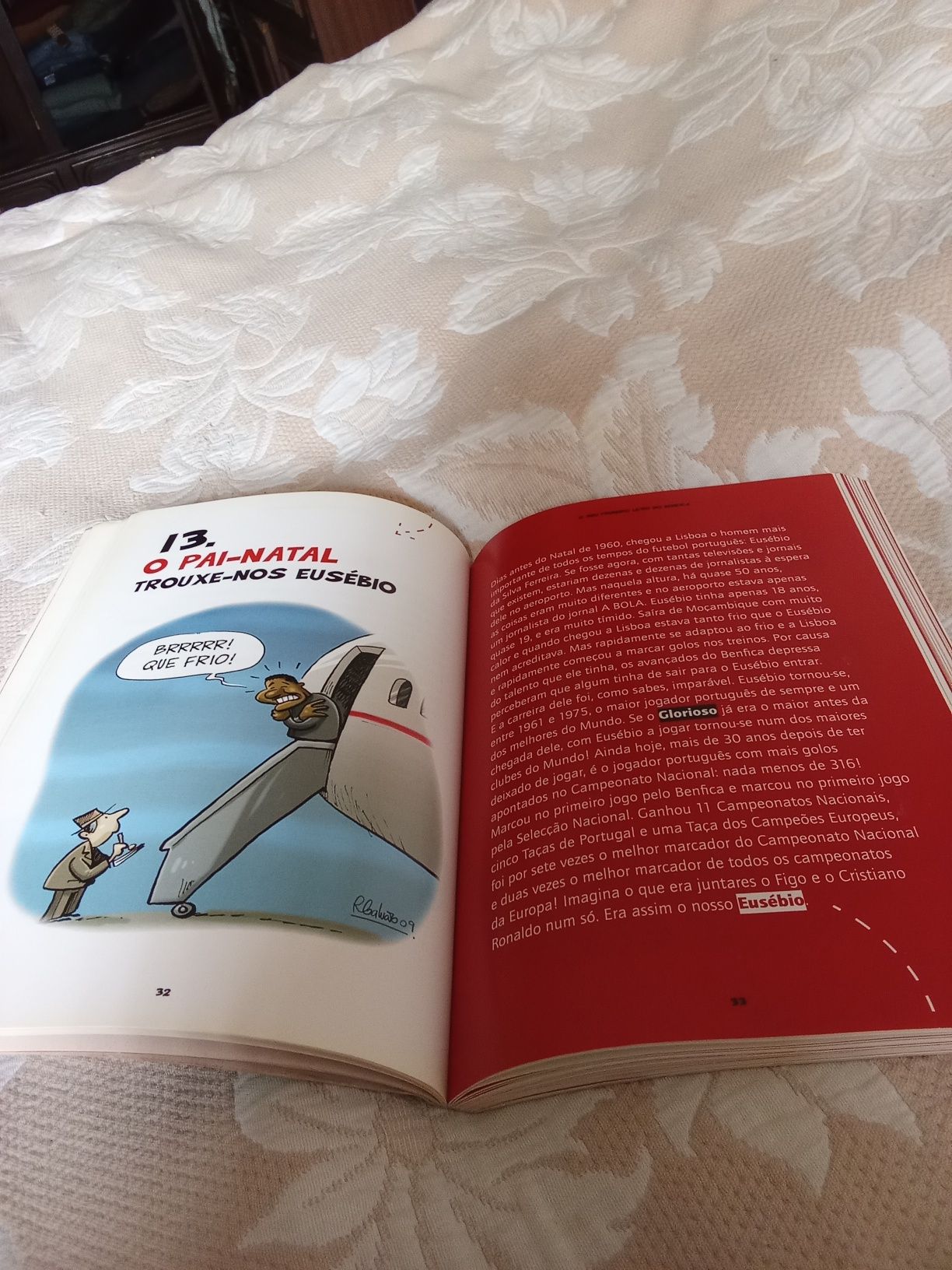 Vendo um lindo livro do Benfica que conta a história do clube