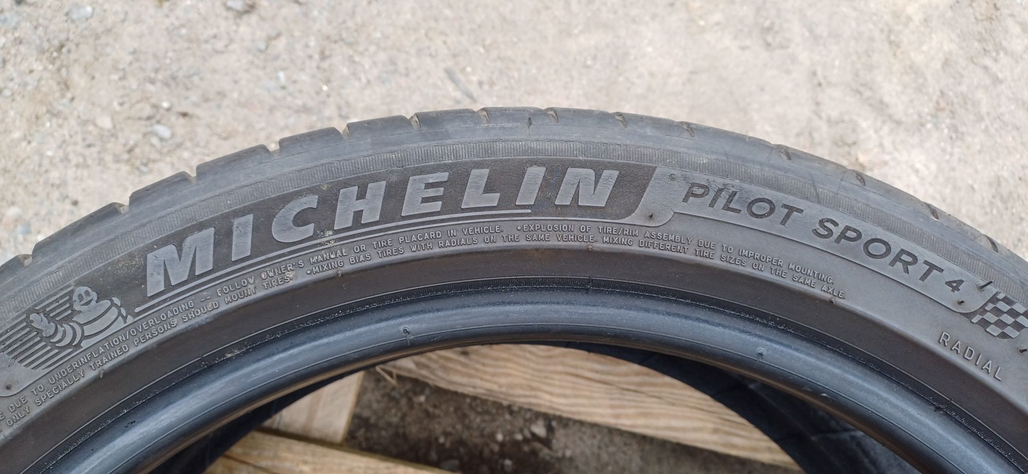 225/45R19 96W MICHELIN , dwie opony letnie.