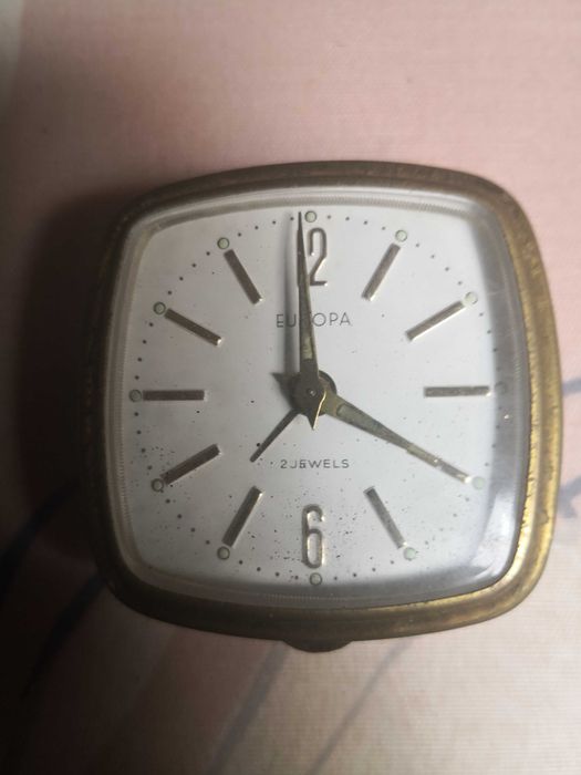 Relógio antigo de viagem "Europa"