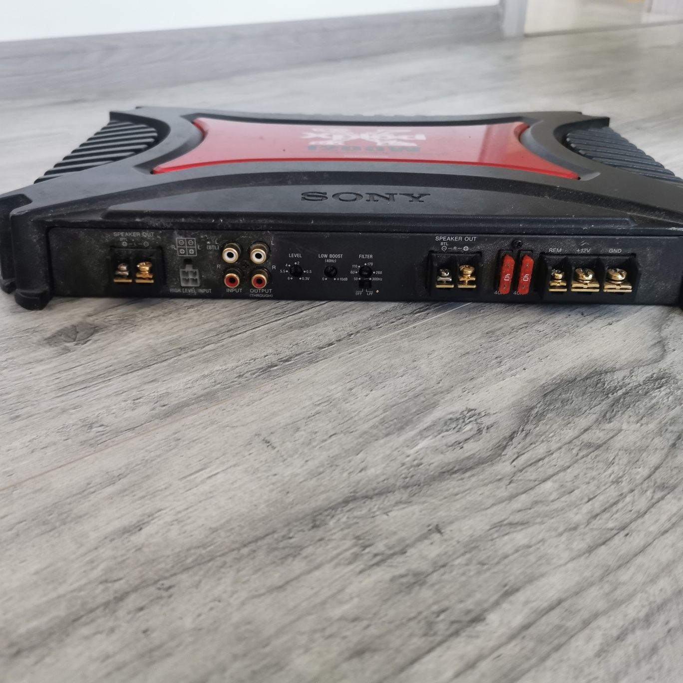 Sprzedam zestaw wzmacniacz, radio i subwoofer