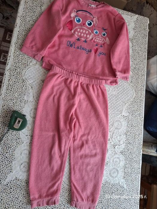 Костюми спортивні на дівчинку