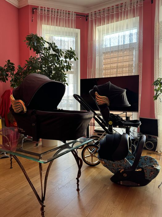 Коляска  з автокріслом3в 1 jeremy scott cybex priam з золотими крилами