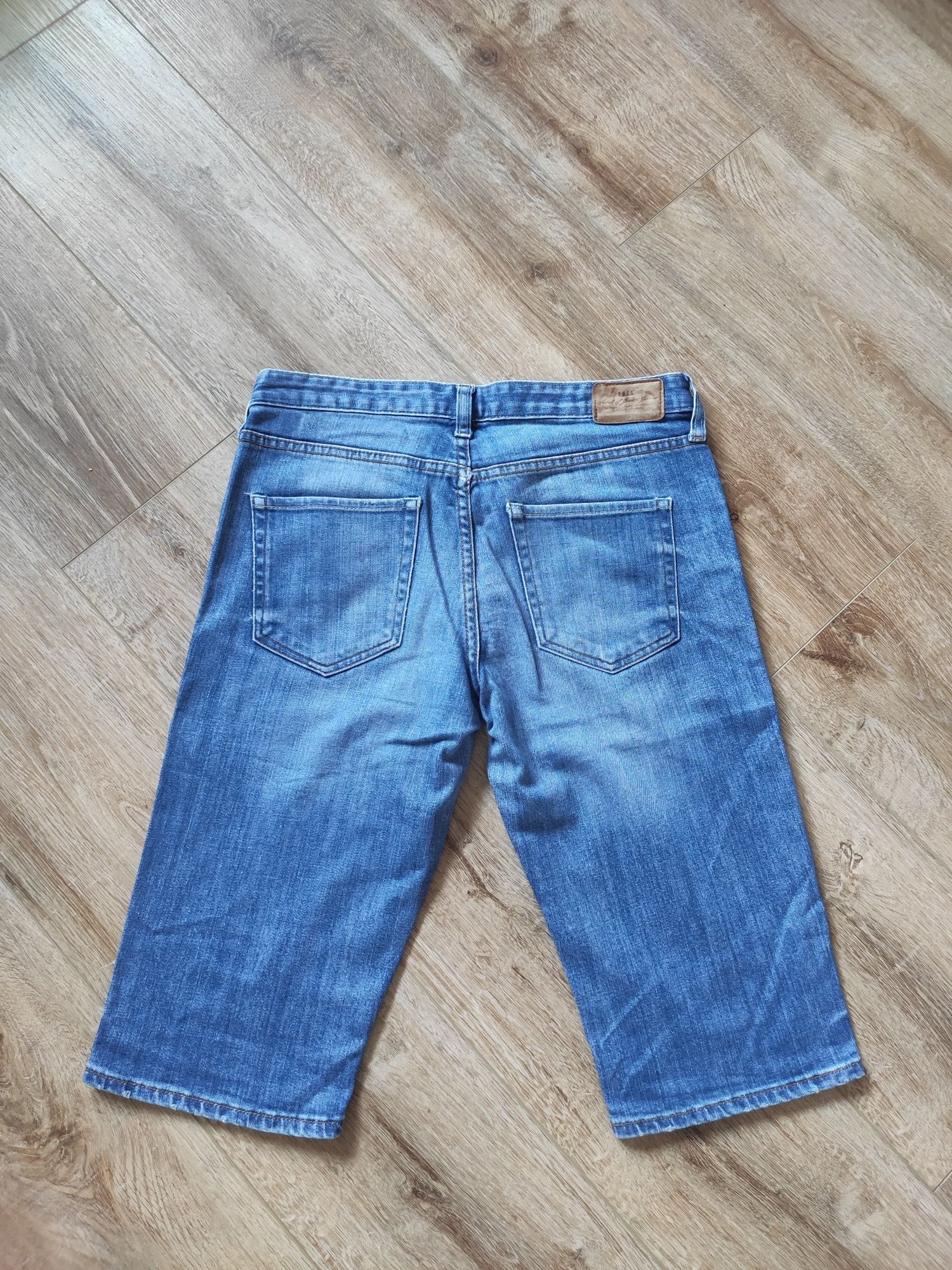 Niebieskie spodenki jeansowe szorty damskie H&M