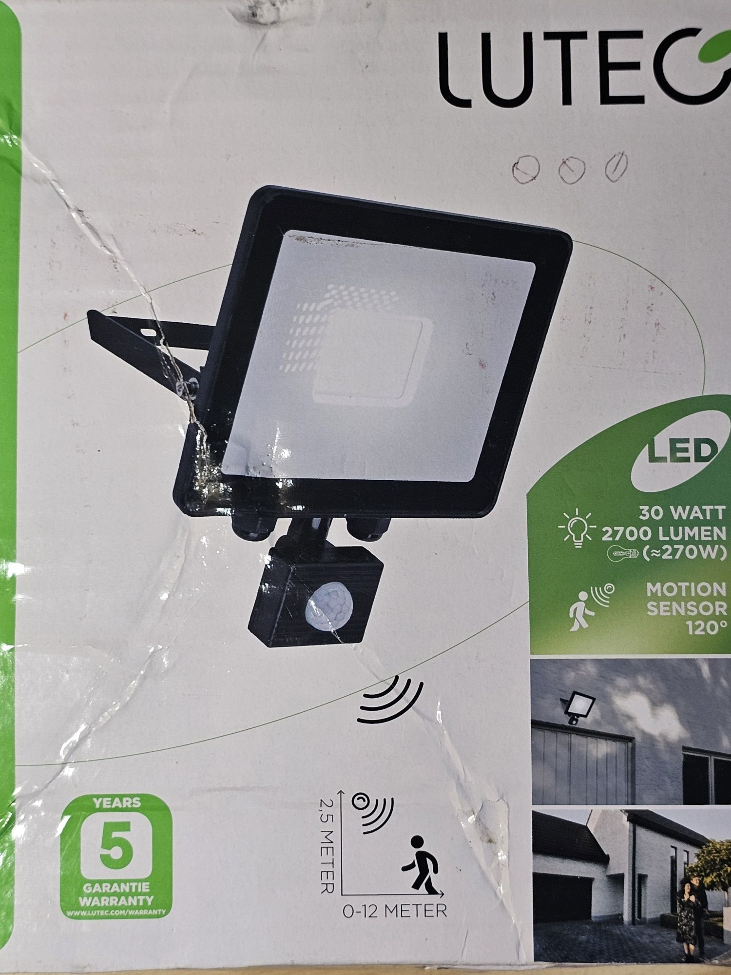 Naświetlacz LUTEC z czujnikiem ruchu PIR LED Slim