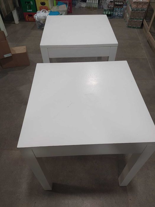 Mesas em madeira lacada branco